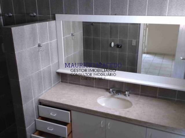 Casa para Venda em Santana de Parnaíba - 5