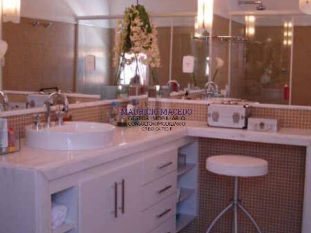 Casa para Venda em Santana de Parnaíba - 3