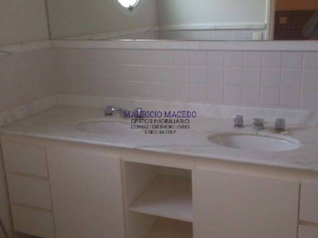 Casa para Venda em Santana de Parnaíba - 2