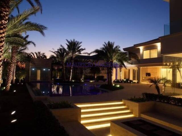 #675 - Casa para Venda em Barueri - SP