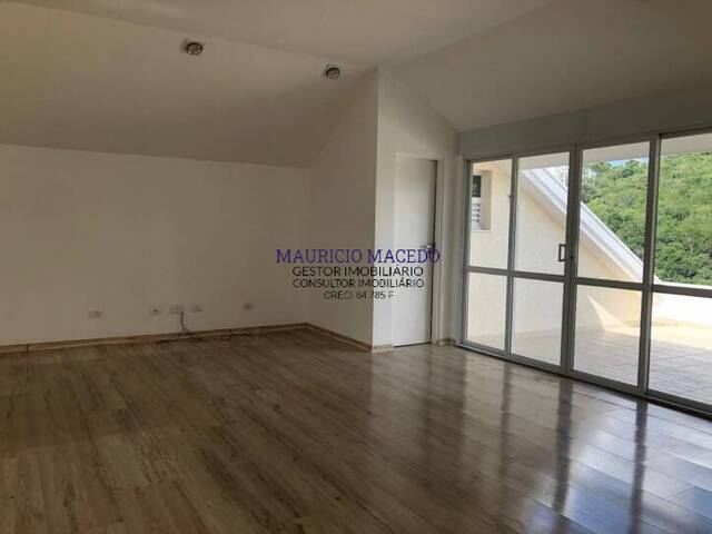 Casa para Venda em Santana de Parnaíba - 3