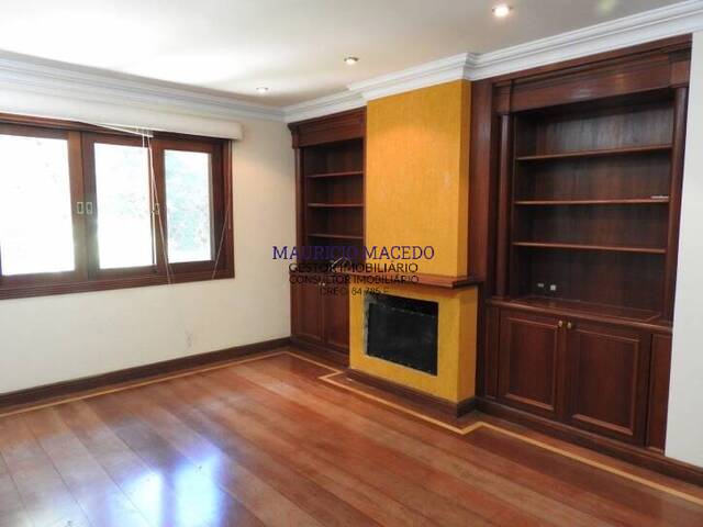 #1054 - Casa para Venda em Barueri - SP