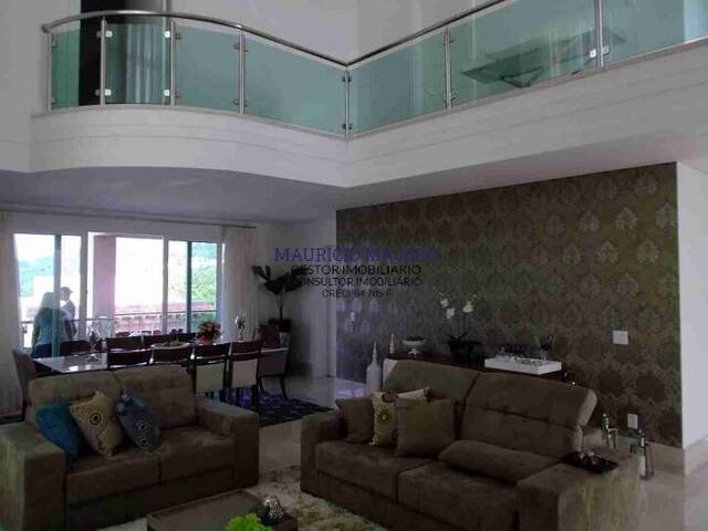 #1115 - Casa para Venda em Santana de Parnaíba - SP