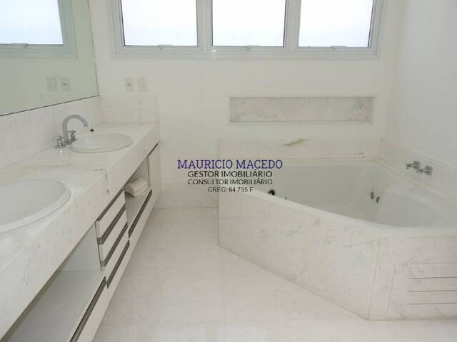 Casa para Venda em Santana de Parnaíba - 5