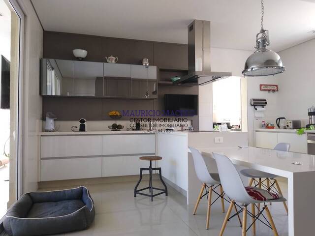 Casa para Venda em Santana de Parnaíba - 5