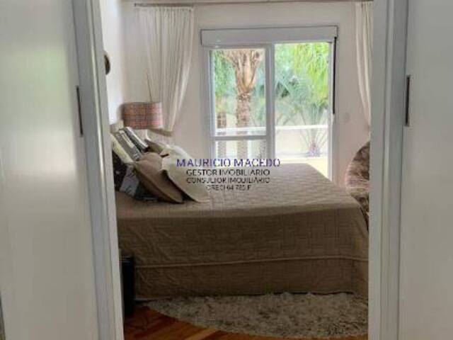 Casa para Venda em Santana de Parnaíba - 5