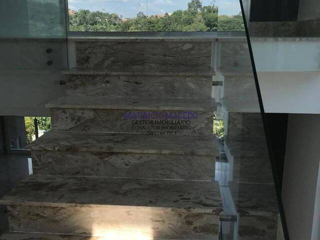 #1249 - Casa para Venda em Santana de Parnaíba - SP