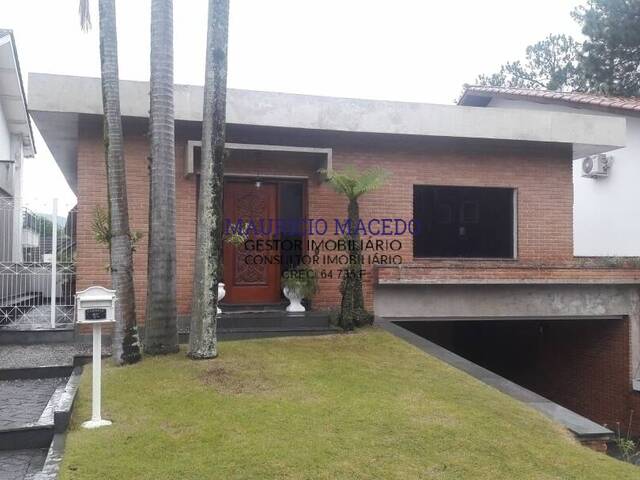 #1300 - Casa para Locação em Santana de Parnaíba - SP