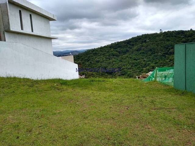Terreno para Venda em Santana de Parnaíba - 2