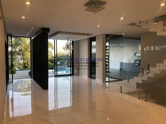 #1250 - Casa para Venda em Santana de Parnaíba - SP