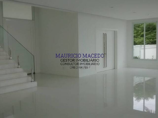 #1371 - Casa para Locação em Santana de Parnaíba - SP