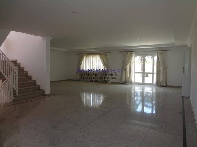 #1377 - Casa para Venda em Santana de Parnaíba - SP