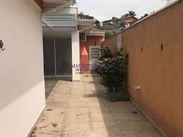 #1384 - Casa para Venda em Santana de Parnaíba - SP