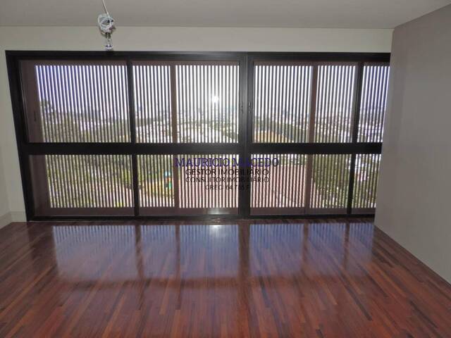 #1385 - Casa para Venda em Santana de Parnaíba - SP