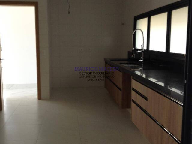 #1413 - Casa para Venda em Santana de Parnaíba - SP