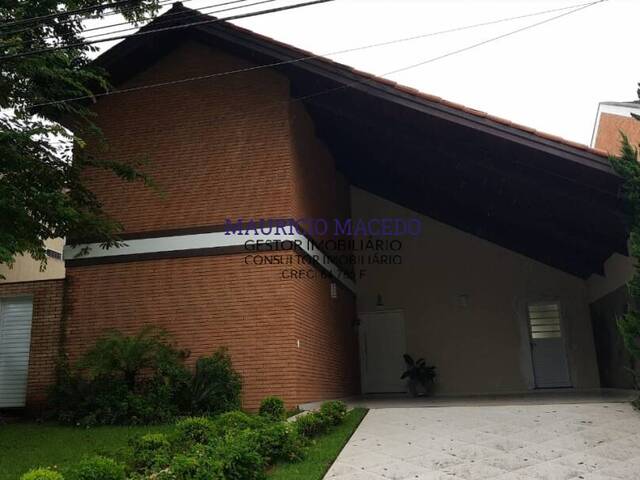 Casa para Venda em Santana de Parnaíba - 3