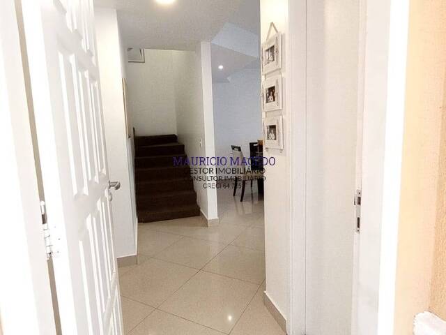 Casa para Venda em Santana de Parnaíba - 2