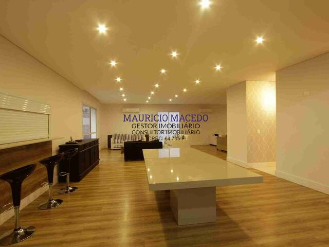 Casa para Venda em Santana de Parnaíba - 5