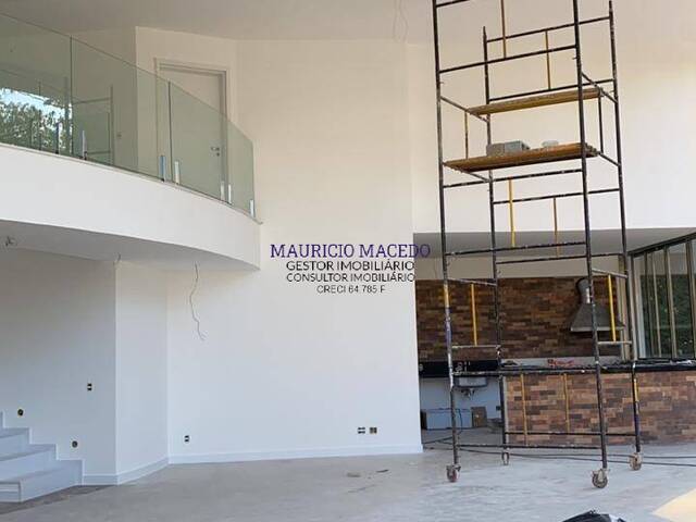 Casa para Venda em Santana de Parnaíba - 3