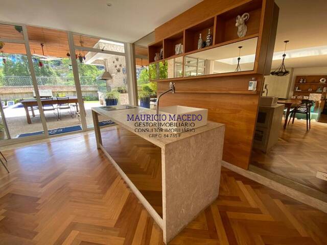 #1530 - Casa para Venda em Santana de Parnaíba - SP