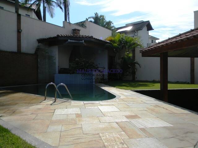 #1554 - Casa para Locação em Santana de Parnaíba - SP