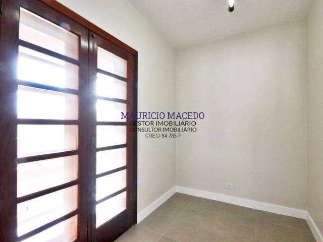 Casa para Venda em Santana de Parnaíba - 4