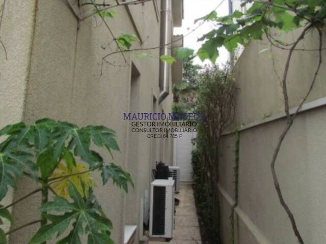 #1589 - Casa para Venda em Santana de Parnaíba - SP