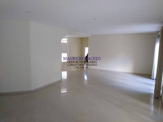 Casa para Venda em Santana de Parnaíba - 3