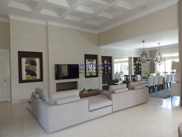 Casa para Venda em Santana de Parnaíba - 5
