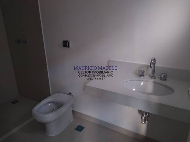 Casa para Venda em Santana de Parnaíba - 5