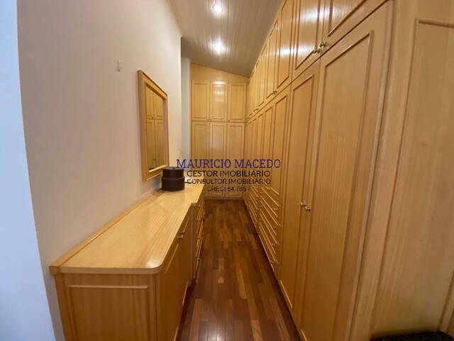 Casa para Venda em Santana de Parnaíba - 3