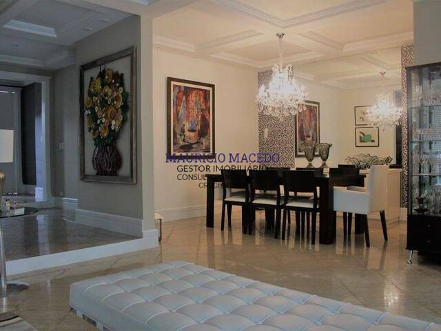 #1615 - Casa para Venda em Santana de Parnaíba - SP