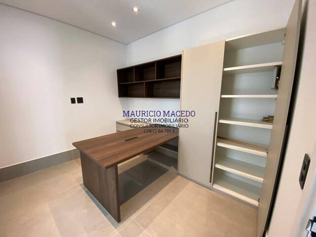 Casa para Venda em Santana de Parnaíba - 4