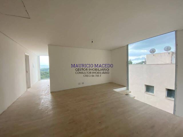 #1636 - Casa para Venda em Santana de Parnaíba - SP