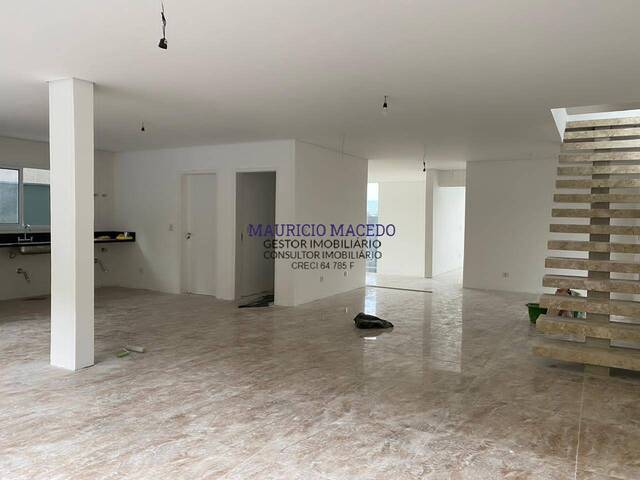 Casa para Venda em Santana de Parnaíba - 5