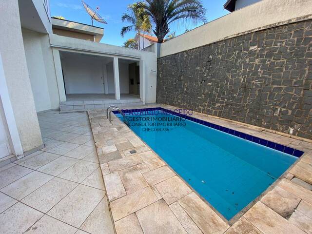 #1681 - Casa para Locação em Santana de Parnaíba - SP