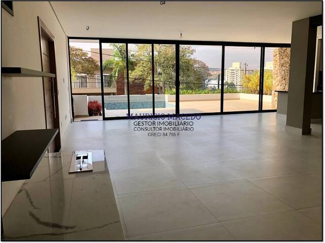 Casa para Venda em Santana de Parnaíba - 5