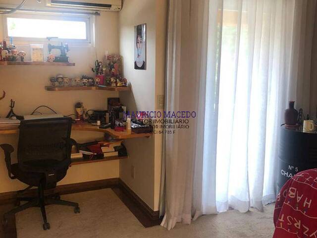 Casa para Venda em Santana de Parnaíba - 2