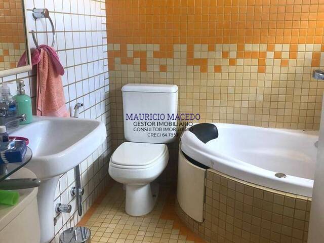 Casa para Venda em Santana de Parnaíba - 3
