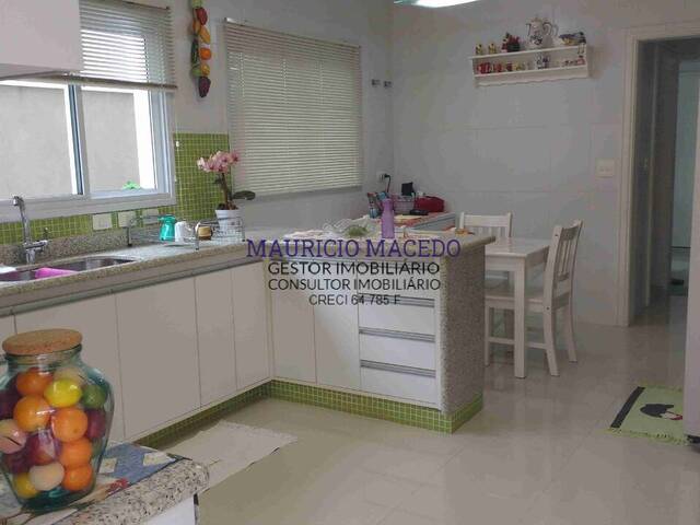 Casa para Venda em Santana de Parnaíba - 4