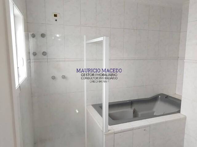 Casa para Venda em Santana de Parnaíba - 4