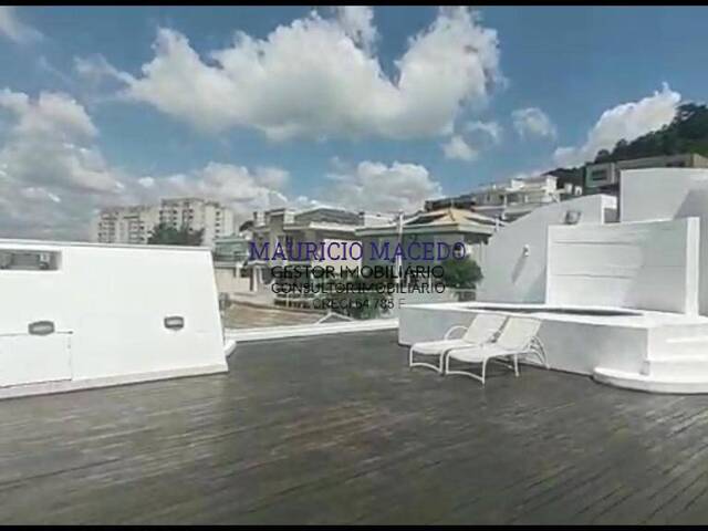 Casa para Venda em Santana de Parnaíba - 3