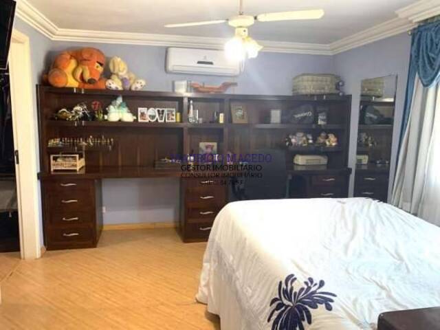 Casa para Venda em Santana de Parnaíba - 2