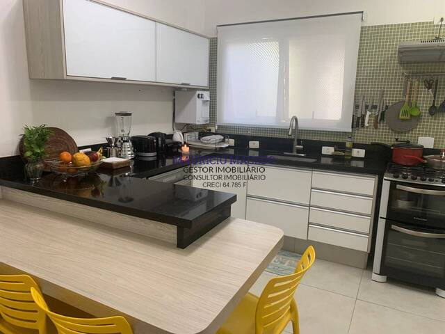 #1757 - Casa para Venda em Santana de Parnaíba - SP