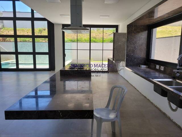 Casa para Venda em Santana de Parnaíba - 5