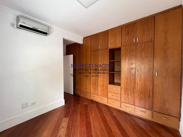 Casa para Venda em Santana de Parnaíba - 4