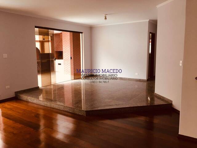 #1709 - Casa para Venda em Santana de Parnaíba - SP