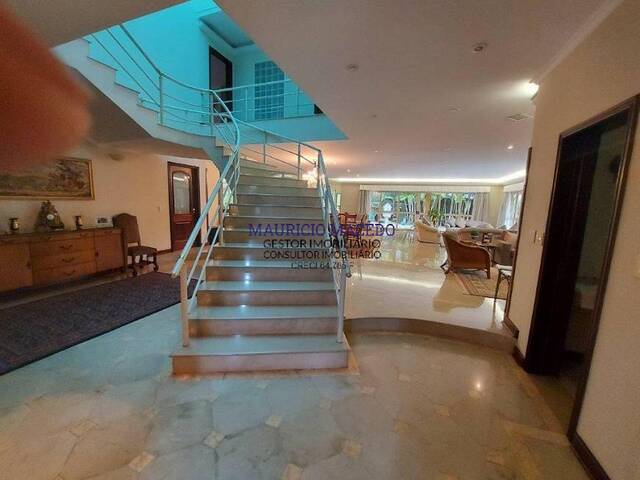 #1891 - Casa para Venda em Santana de Parnaíba - SP