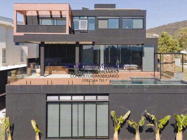 #1893 - Casa para Venda em Santana de Parnaíba - SP