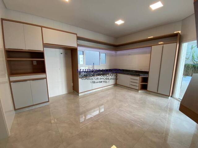 Casa para Venda em Santana de Parnaíba - 4